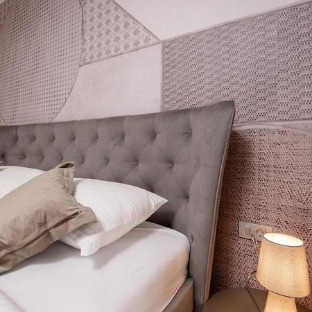 Deluxe Apartments & Rooms Revis Rijeka Luaran gambar