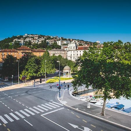 Deluxe Apartments & Rooms Revis Rijeka Luaran gambar