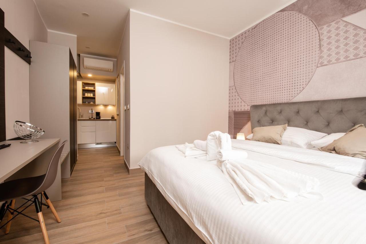Deluxe Apartments & Rooms Revis Rijeka Luaran gambar