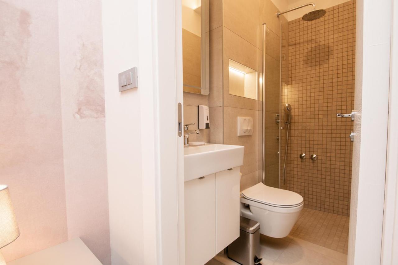 Deluxe Apartments & Rooms Revis Rijeka Luaran gambar