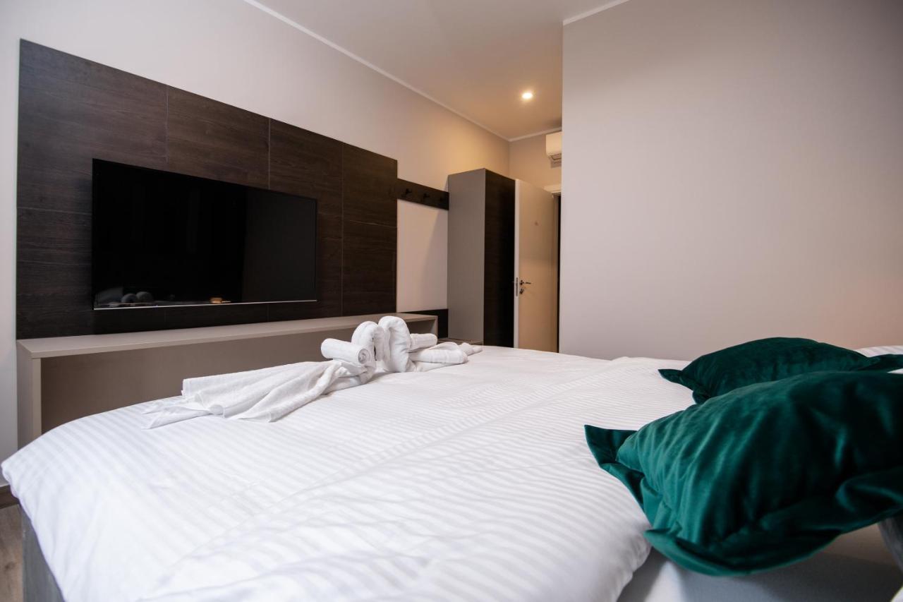 Deluxe Apartments & Rooms Revis Rijeka Luaran gambar