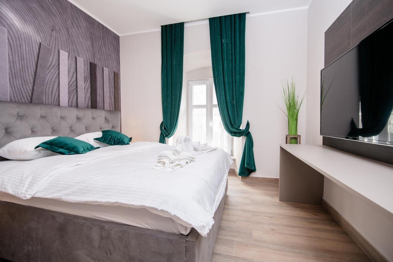 Deluxe Apartments & Rooms Revis Rijeka Luaran gambar