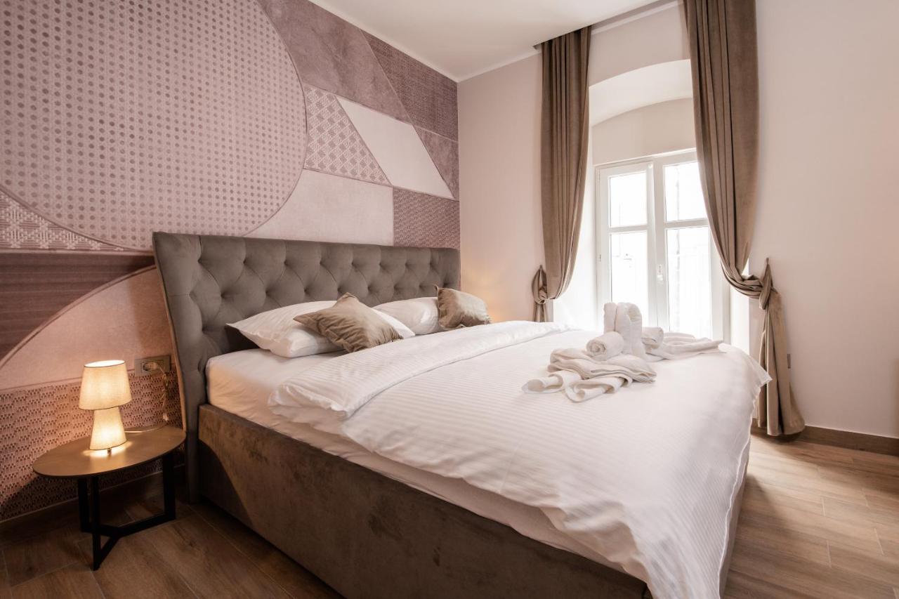 Deluxe Apartments & Rooms Revis Rijeka Luaran gambar