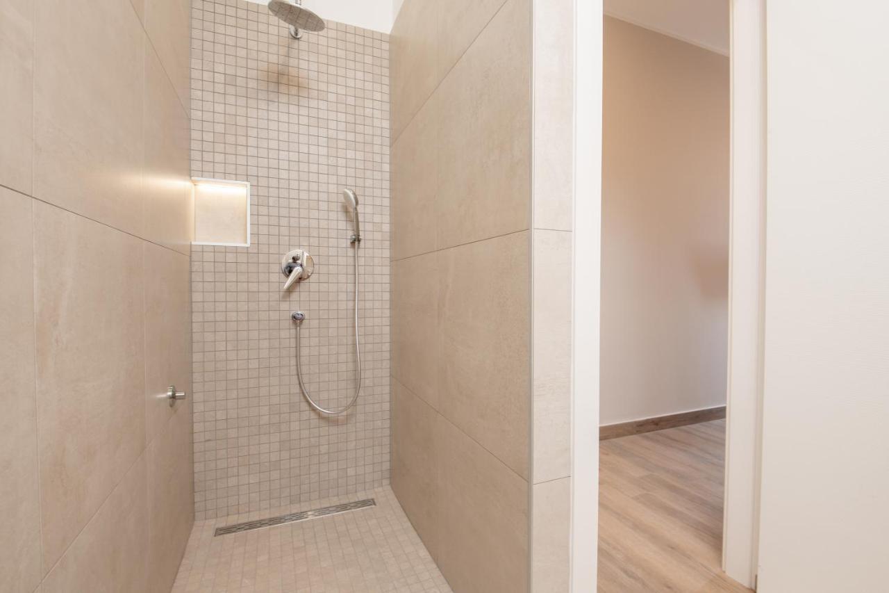 Deluxe Apartments & Rooms Revis Rijeka Luaran gambar