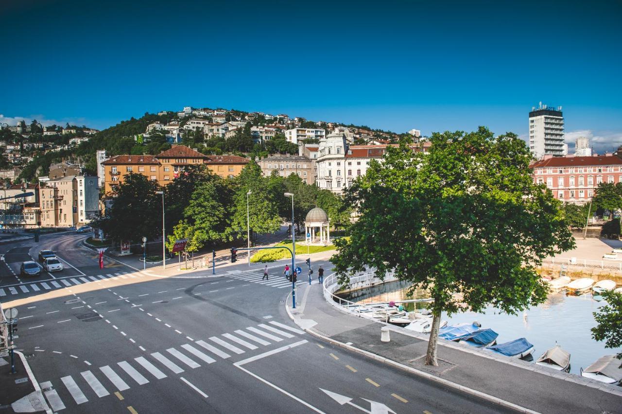 Deluxe Apartments & Rooms Revis Rijeka Luaran gambar