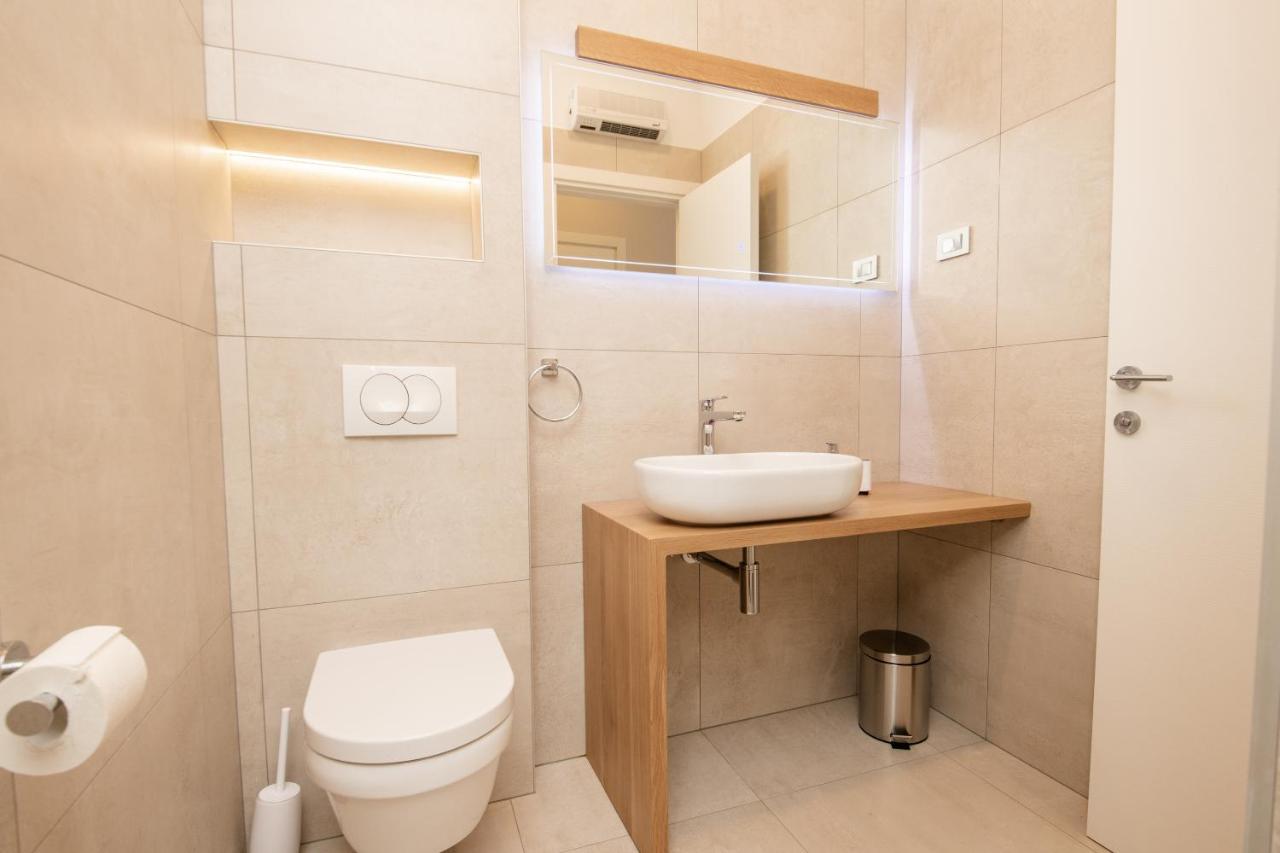 Deluxe Apartments & Rooms Revis Rijeka Luaran gambar