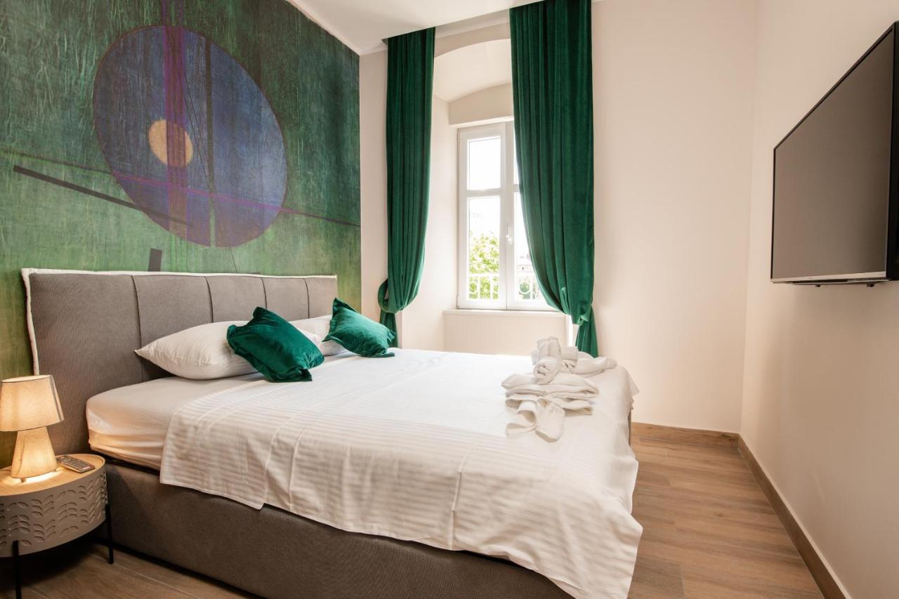 Deluxe Apartments & Rooms Revis Rijeka Luaran gambar